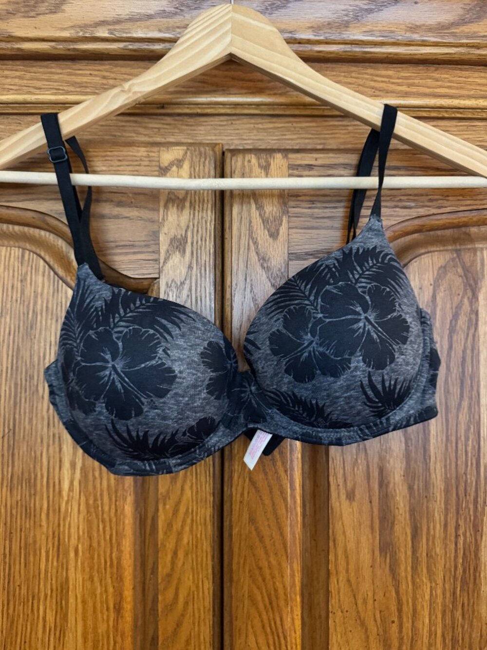 PINK Victoria's Secret Black & Gray Floral Bra